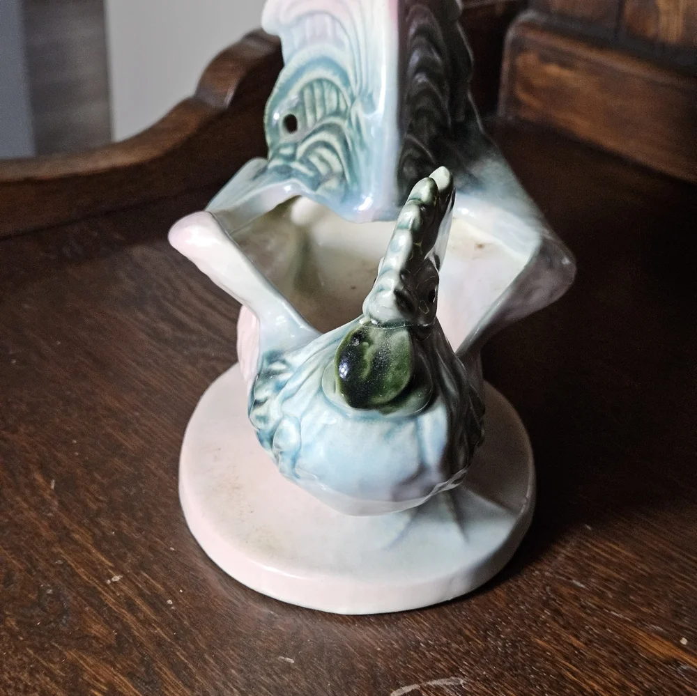 Vintage Hull Pottery Rooster Planter.